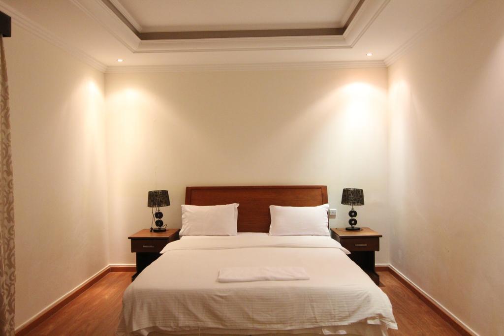 Towlan Hotel Suites 1 Рияд Стая снимка