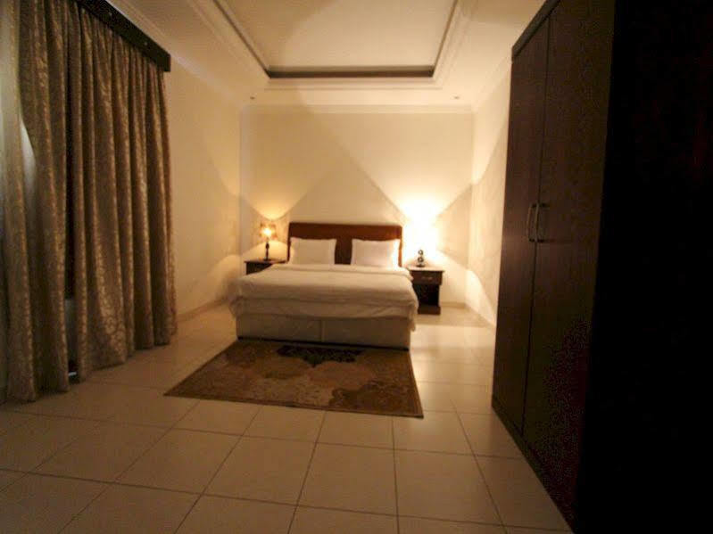 Towlan Hotel Suites 1 Рияд Екстериор снимка