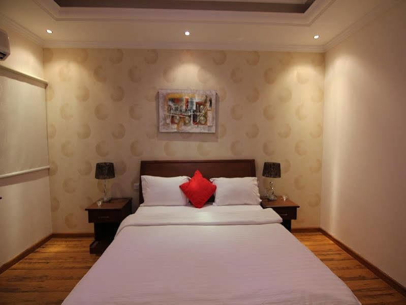 Towlan Hotel Suites 1 Рияд Екстериор снимка