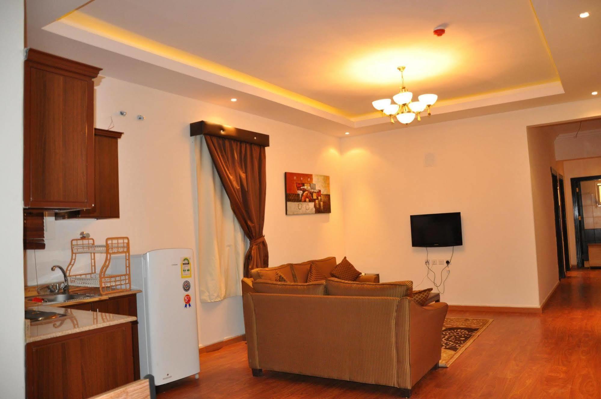 Towlan Hotel Suites 1 Рияд Екстериор снимка